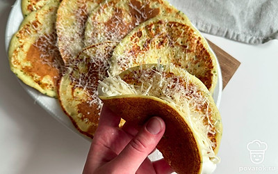 Подавайте с твердым сыром и сметаной. И наслаждайтесь!