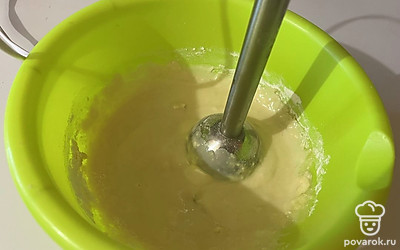 Пробейте погружным блендером. 