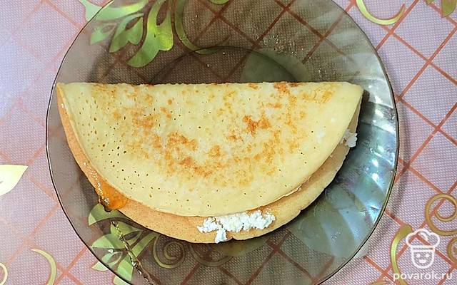 Нежный рисовый блинчик с творогом и абрикосов джемом — Рецепт с фото