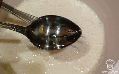 В последнюю очередь добавьте масло и еще раз все перемешайте.