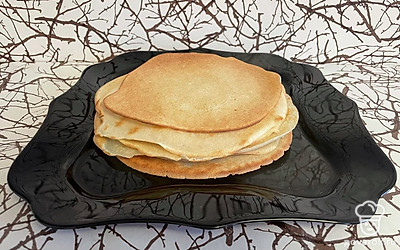 Обжаривайте с двух сторон на медленном огне до легкого золотистого цвета. Подавайте горячими.