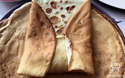 Сверните в конверты.