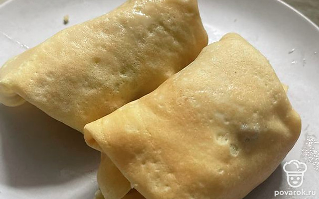 Блинные конвертики с грецким орехом и бананом — Рецепт с фото