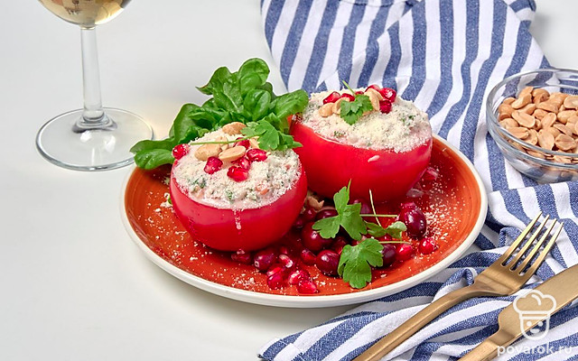 Фаршированные кальмарами помидоры — Рецепт с фото