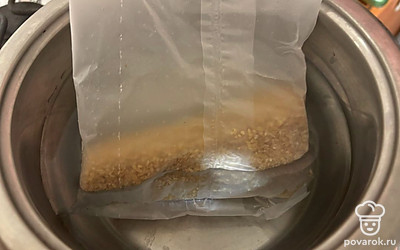 Крупу отварите в воде 20 минут. 