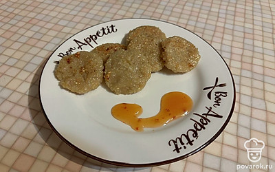 Подавайте блюдо к столу с любимым вареньем. 