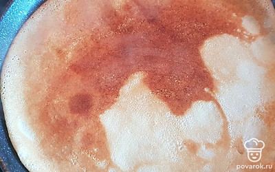 Выпекайте с двух сторон до золотистого цвета по 2 минуты. 