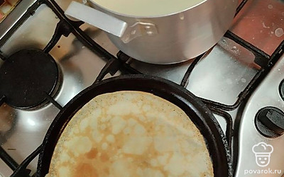 Выпекайте наши блины на раскаленной сковороде.