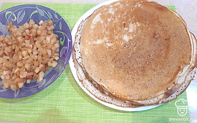 У меня получилось 12 блинчиков диаметром 26 сантиметров.