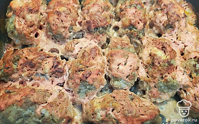 Запекайте в духовке около часа при температуре 180 градусов.