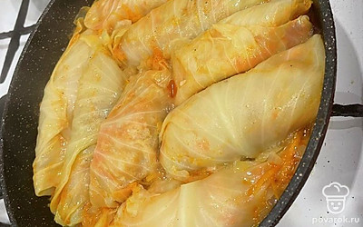 Подавать к столу лучше всего со сметаной.