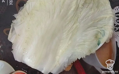 Капуста остыла . Готовим листики . 