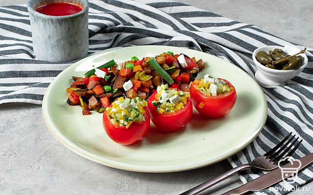 Фаршированные овощами помидоры — Рецепт с фото