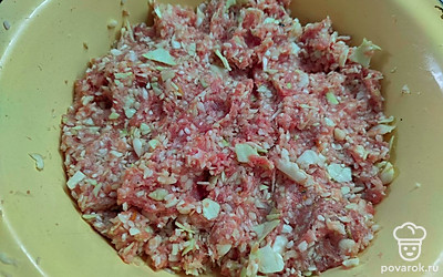 Добавить рис к фаршу. 