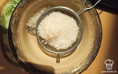 Отвариваем рис. 