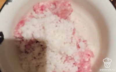 Добавляем к фаршу.