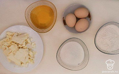 Отвесьте и отмерьте все продукты. Муку просейте. Приготовьте посуду, в которой будете замешивать тесто.