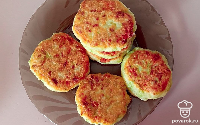 Домашние сырники с кабачком — Рецепт с фото