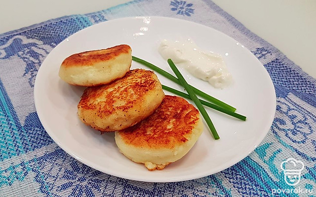 Нежные сырники с сыром — Рецепт с фото