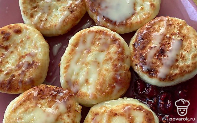 Классические сырники по рецепту бабушки — Рецепт с фото