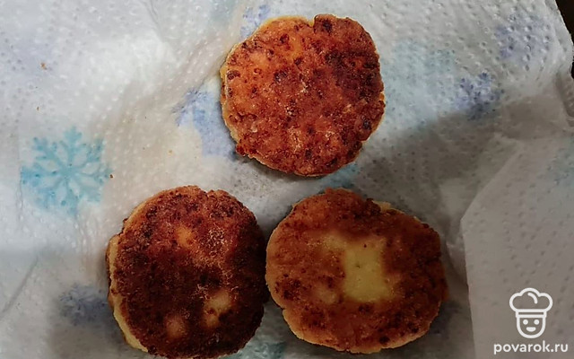 Творожные сырники по простому рецепту — Рецепт с фото