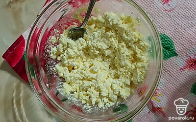 Разомните всё вилкой, перемешайте.