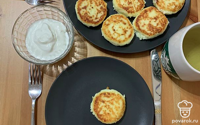 Нежнейшие сырники из детства — Рецепт с фото