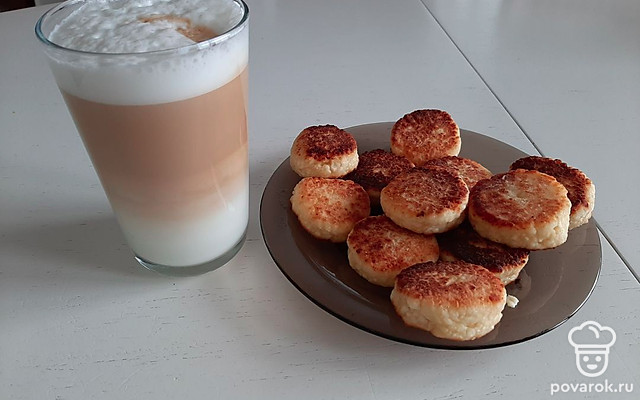 Идеальные сырники на скорую руку для завтрака — Рецепт с фото