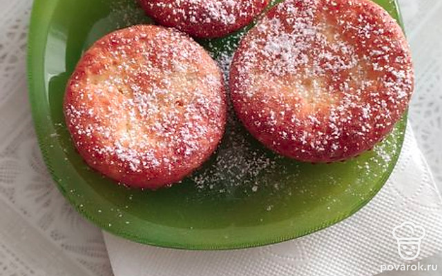 Творожные сырники с манкой в духовке — Рецепт с фото