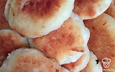 Можно посыпать сахарной пудрой.