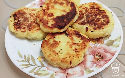 Обжарить с 2 сторон на горячей сковороде.