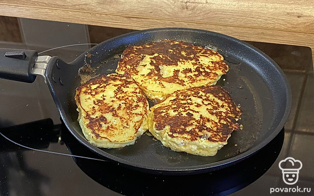 Кукурузные сырники — Рецепт с фото