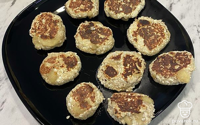Творожные сырники с бананом — Рецепт с фото