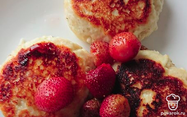 Сырники с клубникой — Рецепт с фото