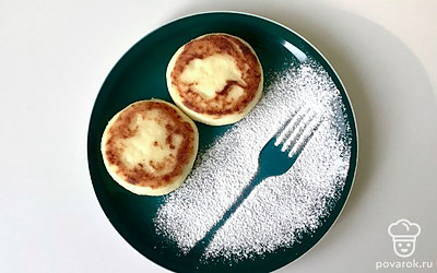 Идеальный завтрак дополнит сметана, джем или просто сахарная пудра. Это очень вкусно.