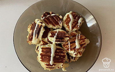 Подавайте к столу со сгущеным молоком!