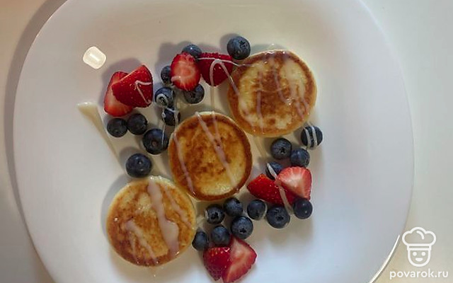 Сырники нежные с кокосовой сгущенкой — Рецепт с фото