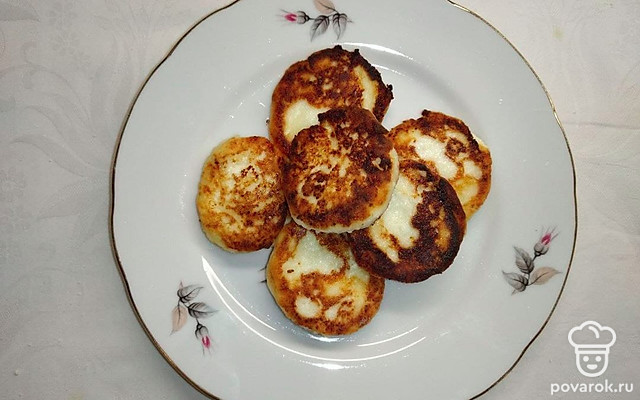 Пышные запеченные сырники без яиц — Рецепт с фото