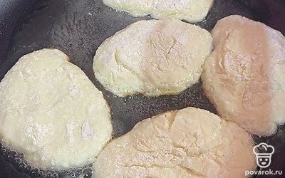 Обжариваем на растительном масле с двух сторон до готовности.