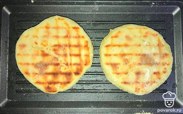 Аппетитные сырники в мультипекаре — Рецепт с фото