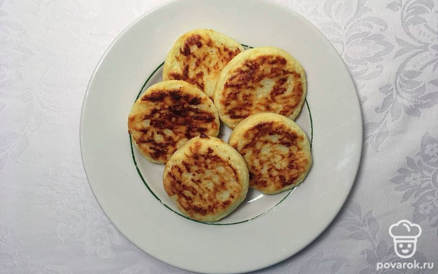 Нежные сырники с рисовой мукой и ванилином — Рецепт с фото