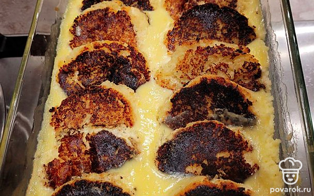 Сырники в сметанной заливке — Рецепт с фото