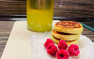 Подавайте с медовым чаем и малиной. Приятного аппетита!