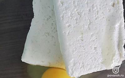 Добавить яйцо.