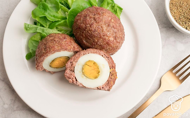 Котлеты с яйцом внутри — Рецепт с фото