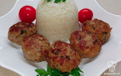 Котлеты подавайте с любым гарниром.