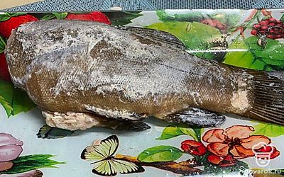 Рыбу почистите, отварите 3-4 минуты.