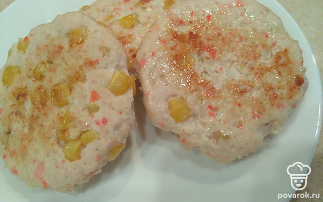 Куриные котлеты с крабовым мясом и кукурузой — Рецепт с фото