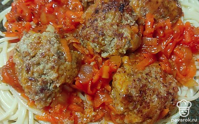 При подаче натереть сверху сыр, он расплавится и придаст блюду более сливочный вкус. 