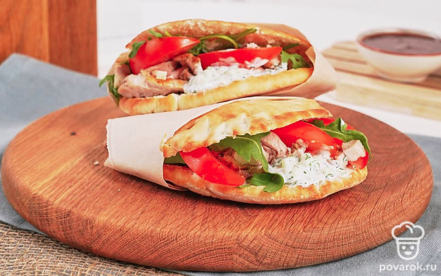 Гирос с курицей и овощами — Рецепт с фото